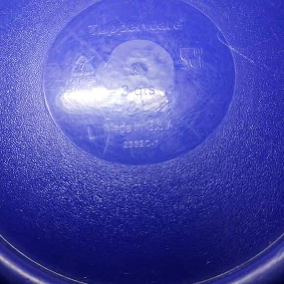 Tupperware Remarkabowl Mixing Bowl #2352 Colbalt Blue + Seal with Insert 3 Qt/L - Picture 12 of 15